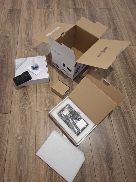 Vînd kit videointerfon pentru casă,nou