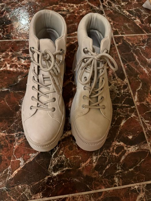 Ghete pull and bear firma nefolositi