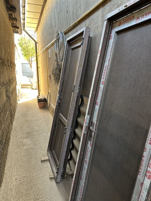 Пластиковые двери