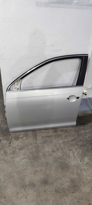 Usa stanga fata volkswagen vw golf 6 variant cod vopsea LR7L