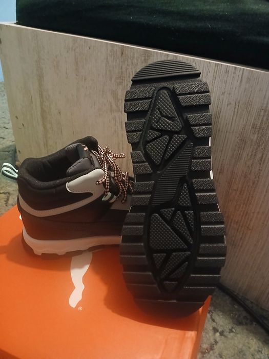 Adidasi puma pentru fete mărimea 35,5