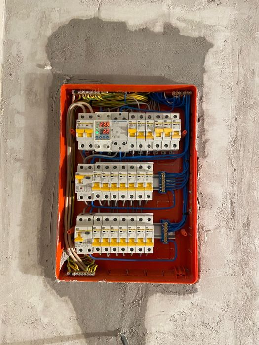 Электромонтаж недорого электрик частный