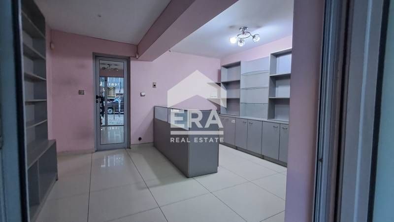 Дава се под наем Магазин в Варна, Окръжна болница - 25 кв.м за 205 € - Снимка #1