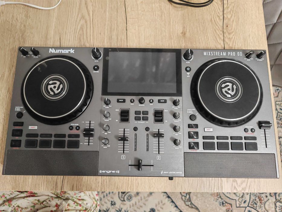 DJ контроллер Numark Mixstream Pro Go