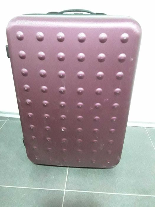 Куфар   58/40/25 за 22 евро