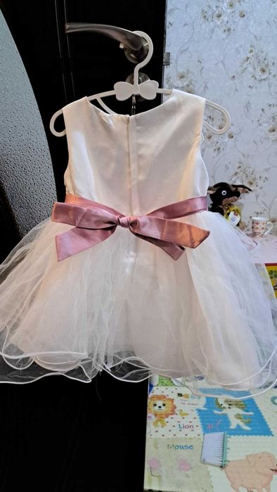 Бебешка официална рокля 12-18 месеца бяло с елементи пепел от рози