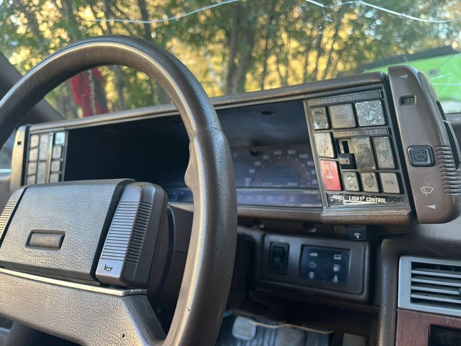 Продам мазду 929 механика 1984 года