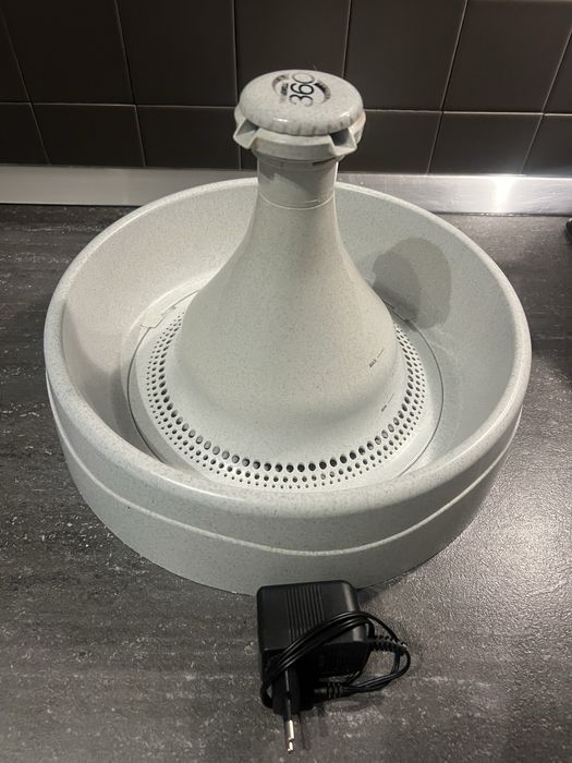 Fântână apă pentru pisici