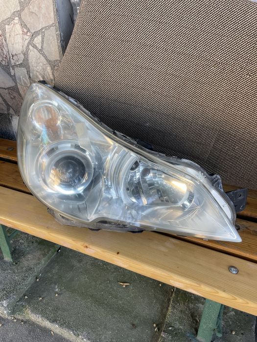Оригинални фарове за субару outback / Legacy оборудвани ксенон
