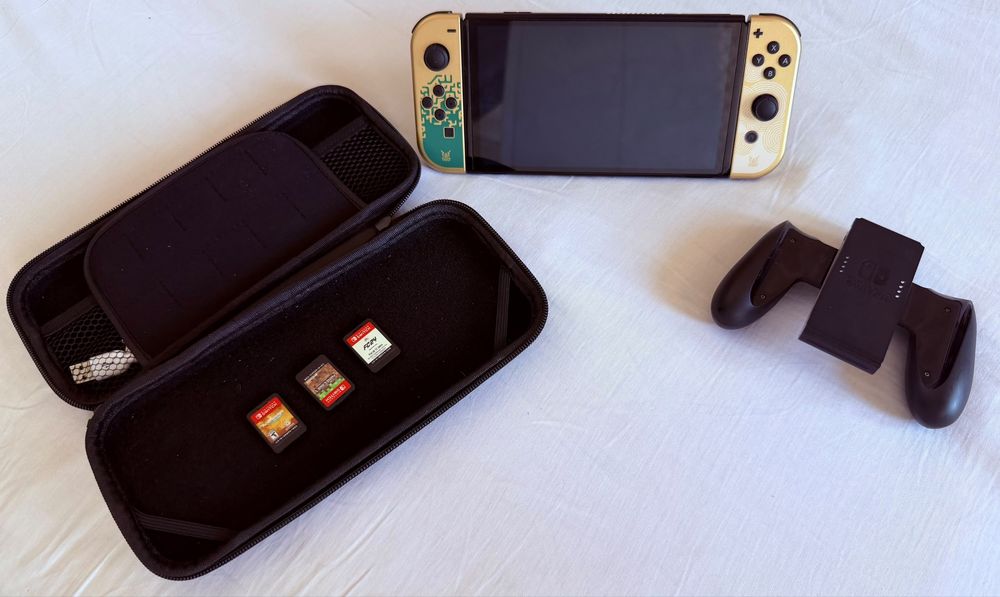 Nintendo switch oled zelda edition + 3 игры в подарок