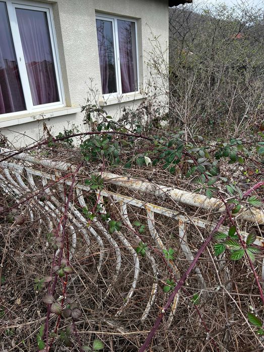 Почистване на дворове, парцели и терени в област Бургас