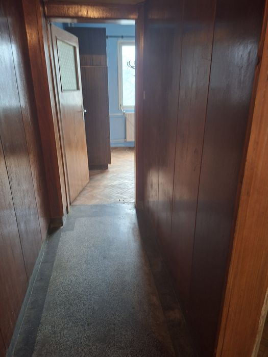 Продавам тристаен апартамент до Мед институт,ТЕЦ,ет2