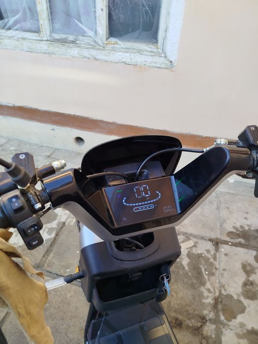 Электро скутер сотилади холати супер   права номер шарт эмас жавоб