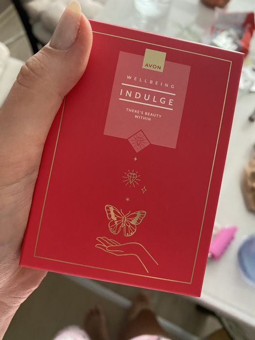 Козметика AVON гримове и парфюми