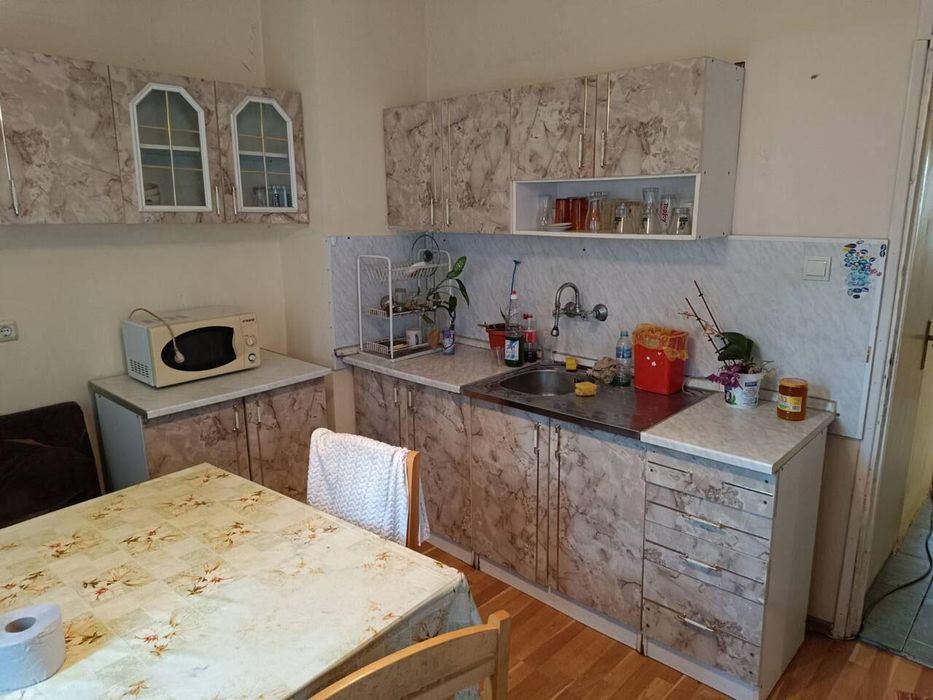 Дава се под наем Едностаен апартамент в Бургас, Меден рудник - зона Г - 60 кв.м за 255 € - Снимка #1