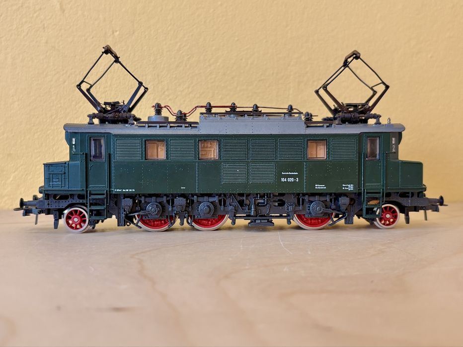 Локомотив Roco 04144S DB BR 104 влак, влакче, Piko