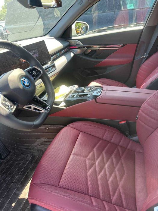 BMW i5  40 L M packet