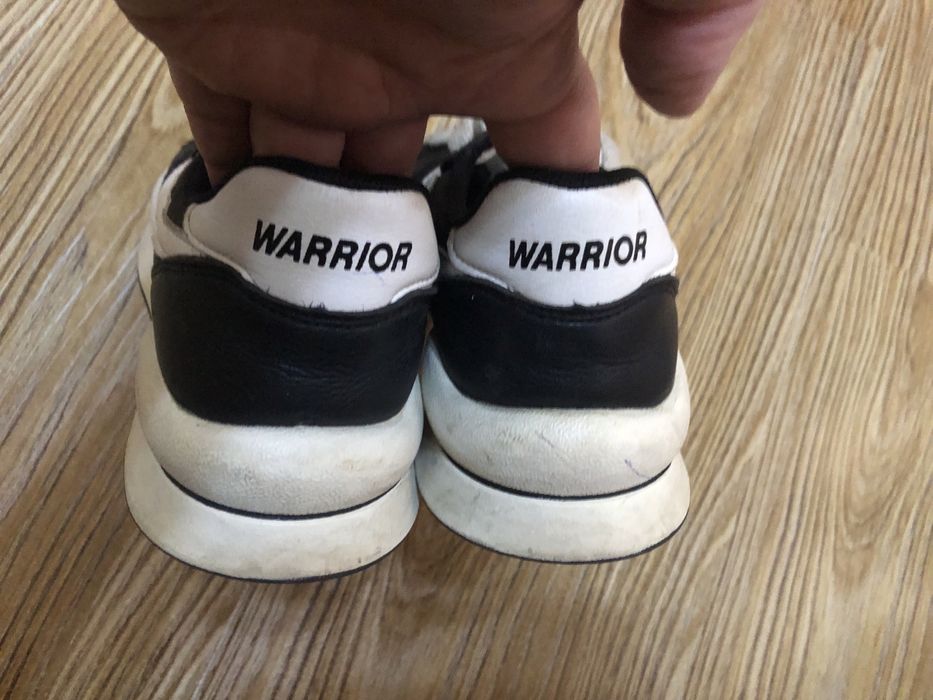 Продаются фирменные кроссовки.