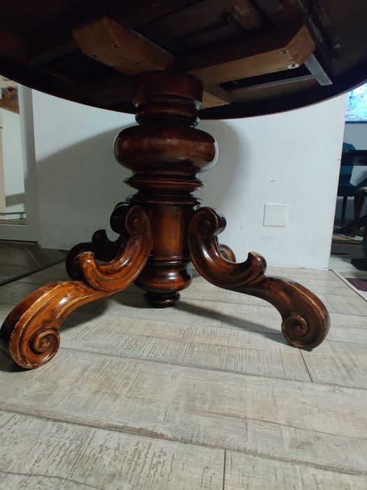 Masa rotunda vintage