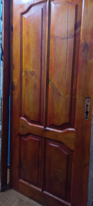 Дверь входная, деревянная