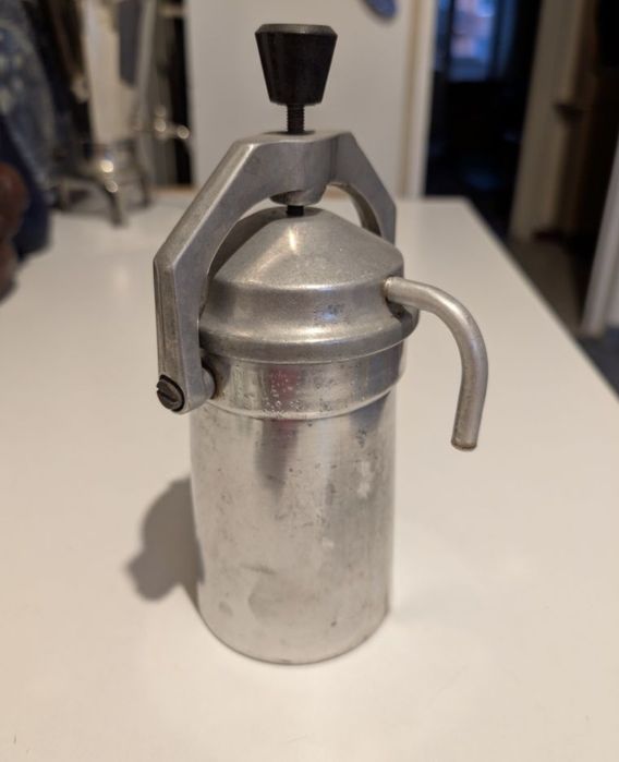 Fierbator de cafea mica, pentru doua persoane