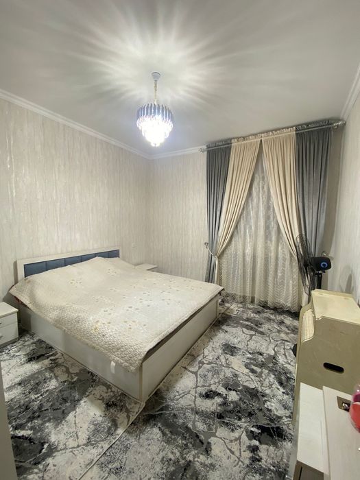 5 хонали үй сотилади палтара этажный.