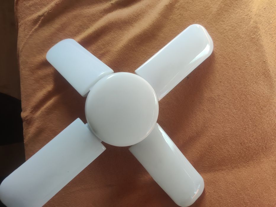 Продаю лампу в не работает