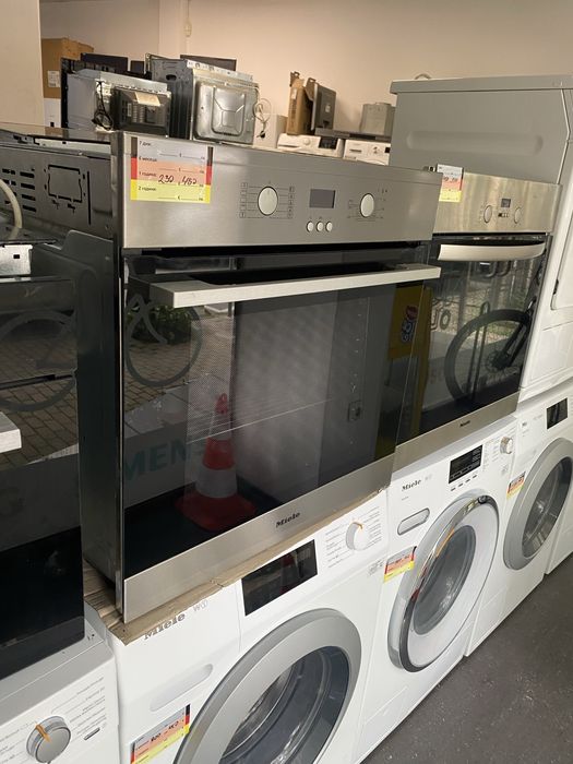Фурна за вграждане Miele H2361B 76 литра