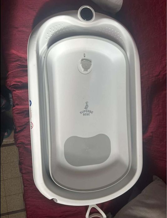 Сгъваема бебешка вана с термометър и възглавница