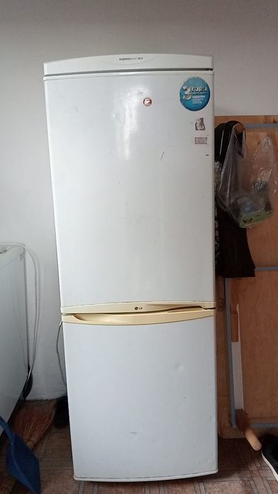 Холодильник  LG (  бу)