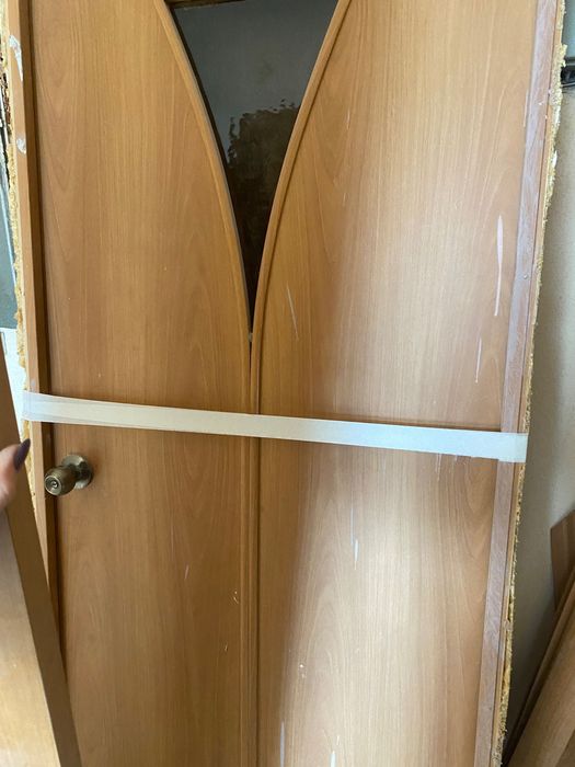 Продам межкомнатную дверь