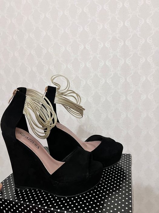 Продаются босоножки