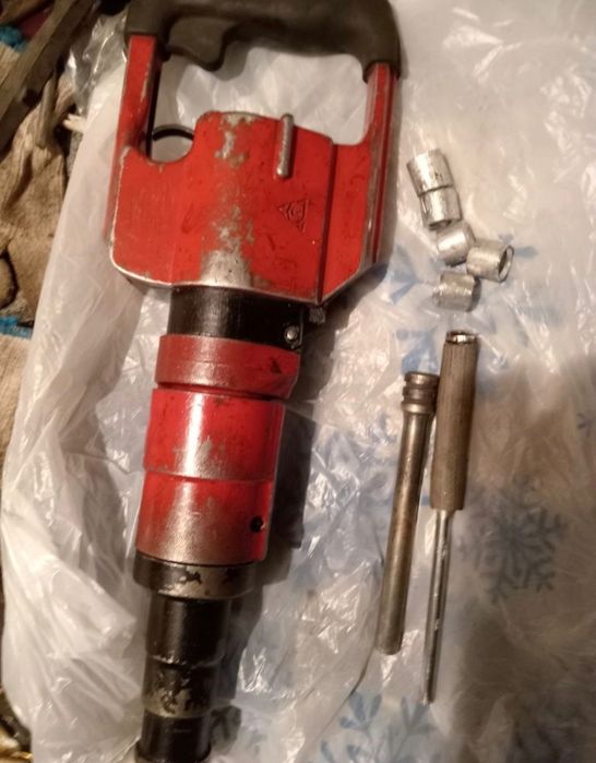 Дюбил пистолет нц