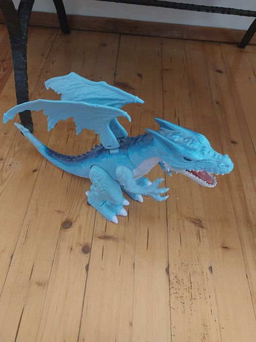 Интерактивен динозавър