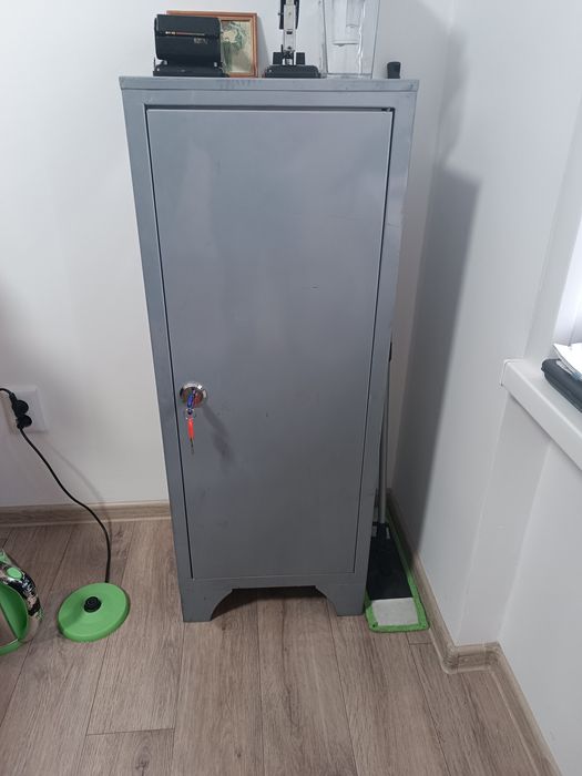 Шкаф металлический