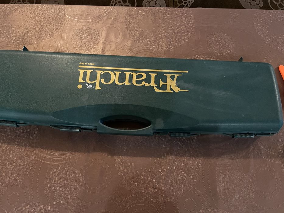 Продавам куфар за ловен автомат Franchi