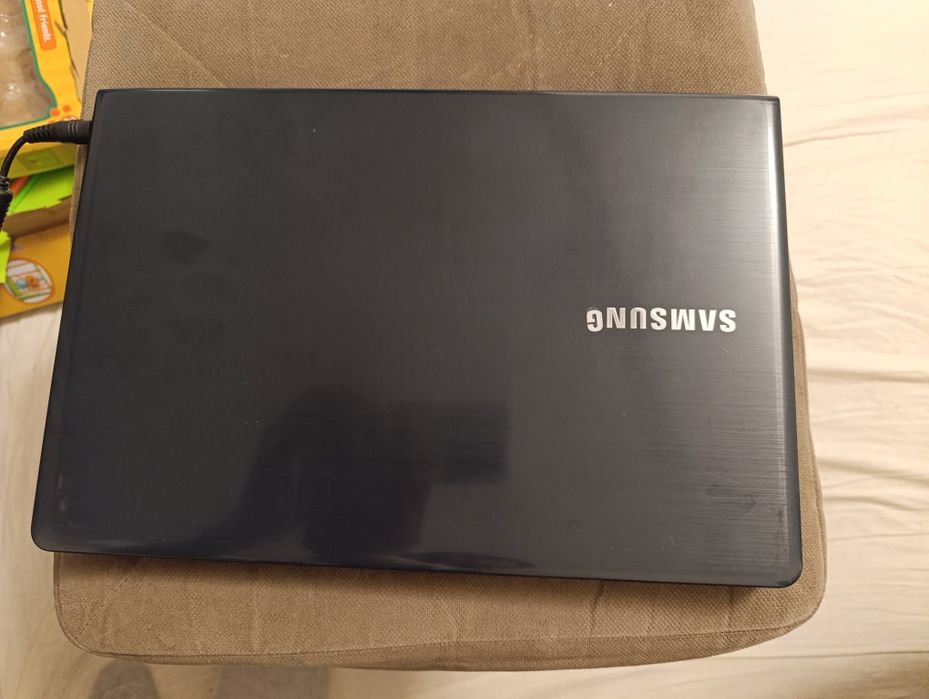 Продам ноут Samsung i3