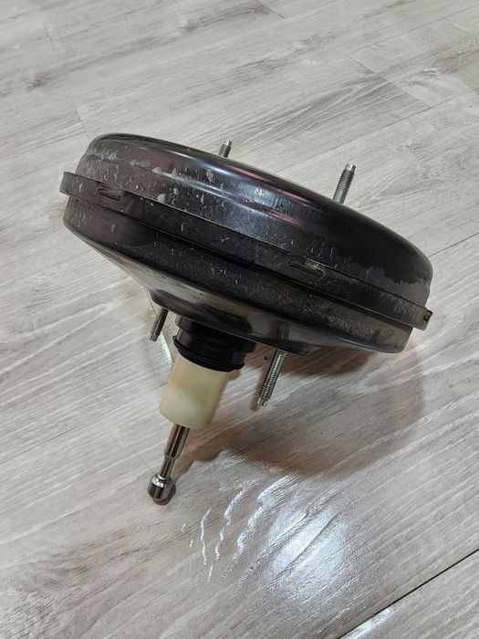 Продается вакуумный уселитель Руля для авто Tracker 2