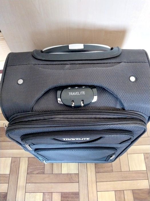 Продам срочно чемодан