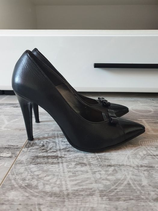 Pantofi stiletto