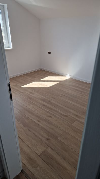 Proprietar vand  1/2 duplex la Bucovăț  , Finalizat