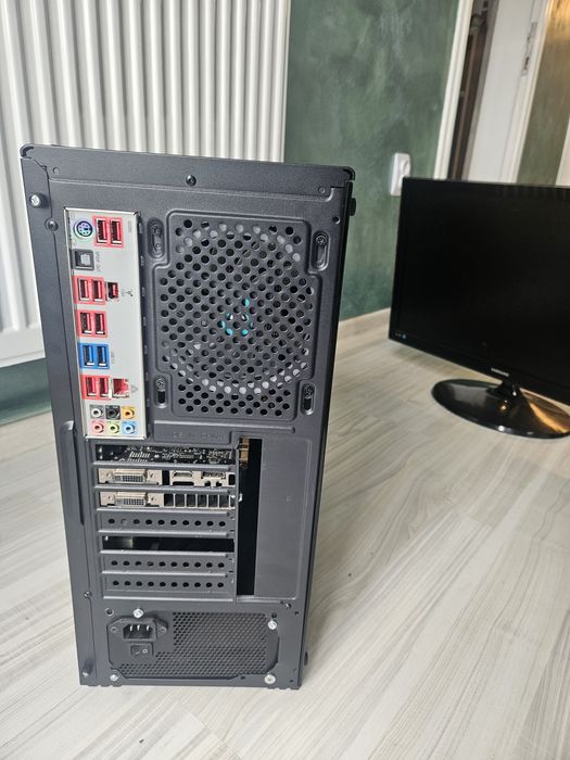 Vand unitate de gaiming low-mid
