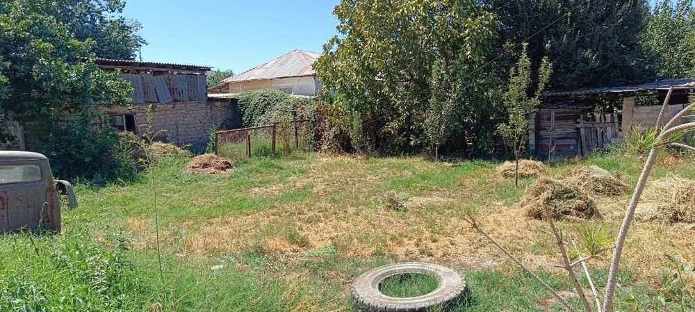 Тошкент вилояти Нурафшон шахрида 7 соткли участка сотилади