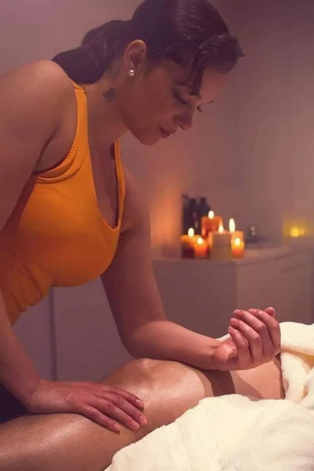 смотреть как девушке делают массаж в грудью фото 70