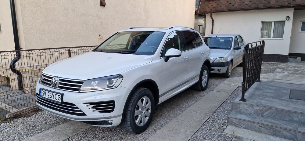 Vând volkswagen touareg 7P facelift Rline 3 litri tdi v6 webasto sirocou Panoramic jante aliaj cârlig remorcă acte la zi pe numele meu 4x4  fiscal