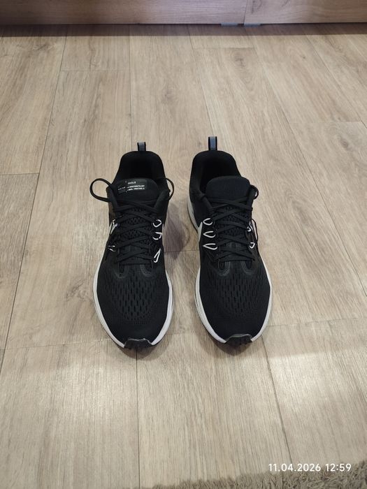 Кроссовки Nike 42 р.