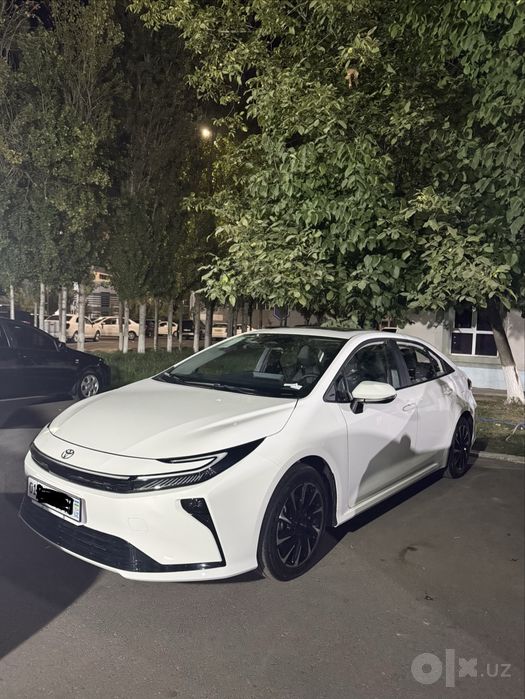 TOYOTA Corolla 2026 yil Hybrid 1.8 mator