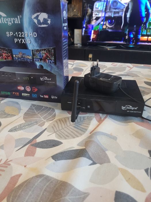 Сателитен приемник с донгъл