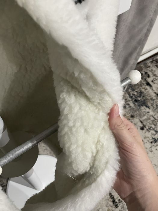 желетка теплая с орнаментом