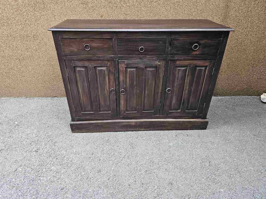 Контрабюфет изработен изцяло от масив /Розово дърво/